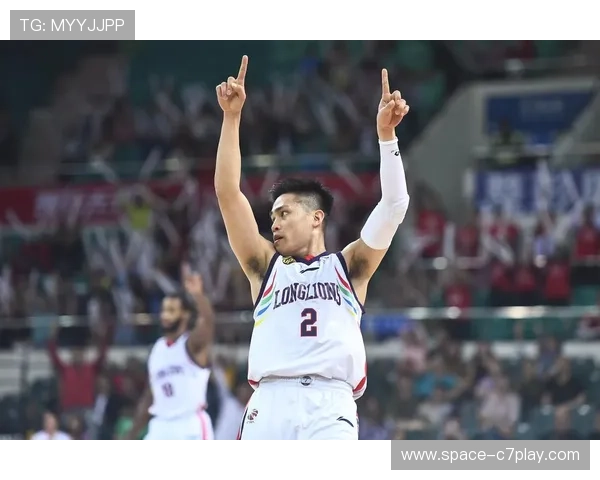 陈盈骏上赛季场均得分助攻，台北核心加盟首钢受期待