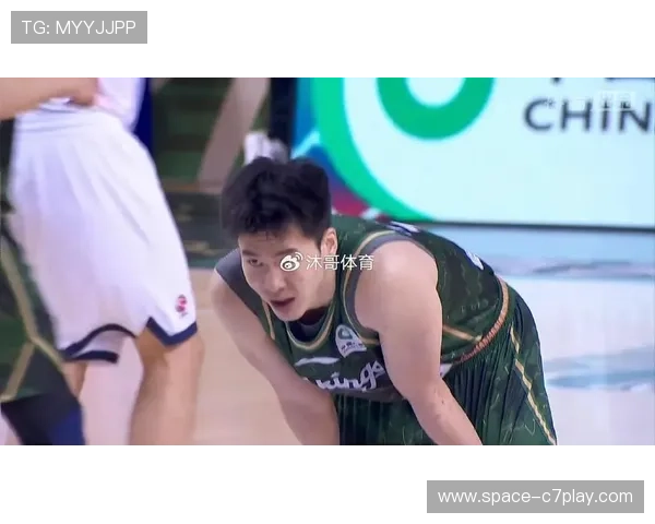 陈林坚三分破千里程碑，山东射手群爆发逆转同曦